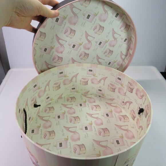 Vintage Victorian Glam Decor - Hat Boxes - Glamour Shoes & Pink Roses (Set of 2) - Picture 15 of 16